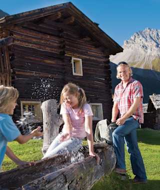 Wunderbare Etappenwanderung über den Jakobsweg Graubünden.