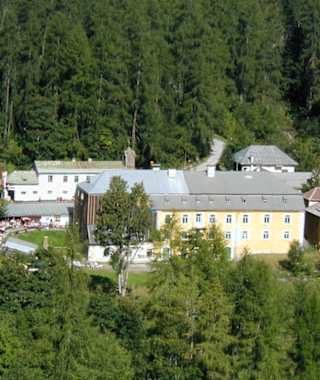 Die Herrenhäuser im Halltal