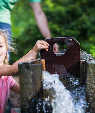 Wasserspielstation am Flori's Erlebnispfad