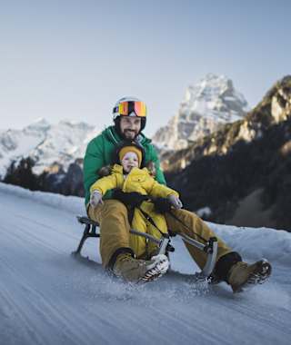 Flott unterwegs auf der Rodelbahn Laturns