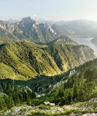 Blick vom Traunstein - im Hintergrund der Erlakogel