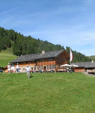 Die Kreuzwiesen Alm