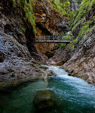 Wanderung durch die Almbachklamm nach Ettenberg