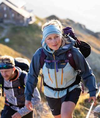 Am Kellerjoch - im Hintergrund die Kellerjochhütte