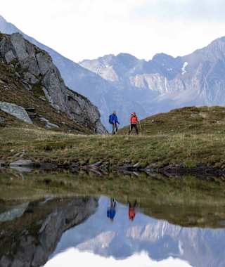 Am vierten Tag der Bergzeit Alpenüberquerung geht es durch die Zillertaler Alpen.