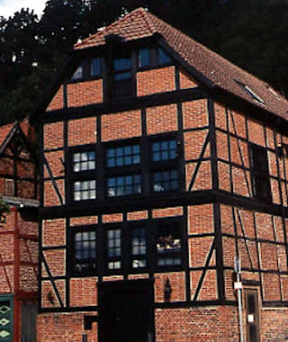Haus mit Kranbalkenanlage in der Unterstadt.