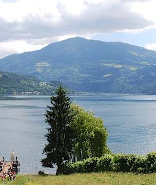 Blick auf den Millstätter See an der Fährenstation