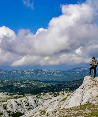 Weite Karstebene auf dem Weg zum Guttenberghaus