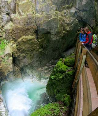 Die Gilfenklamm fräst sich tief in den weißen Ratschingser Marmor hinein.