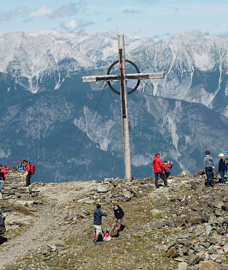 Gipfelkreuz am Glungezer