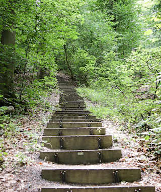 Über die Himmelsleiter überwindet man den ersten größeren Höhenunterschied
