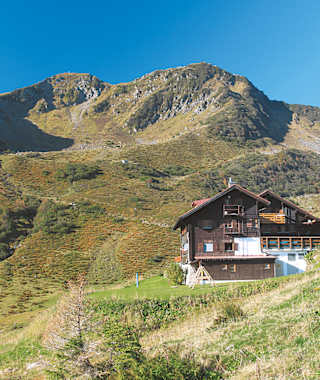 Die Schwarzwasserhütte unterhalb des Steinmandl.