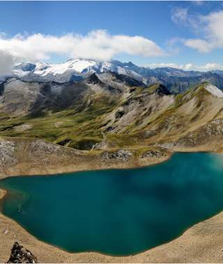 Der Junssee mit dem Olperer im Hintergrund