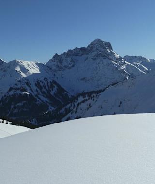 Der Gr. Widderstein - das Karlstor ist eine Scharte nördlich des Gipfels