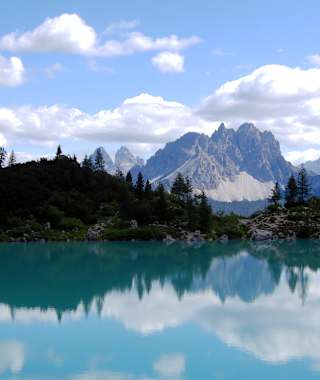 Ein Spiegelbild am Sorapiss-See