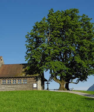 Michaelskreuz: Kapelle am Abend