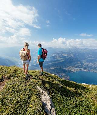 Unterwegs geniesst man eine fantastische Aussicht auf den Walensee