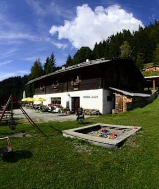 Peeralm mit Spielplatz Navis