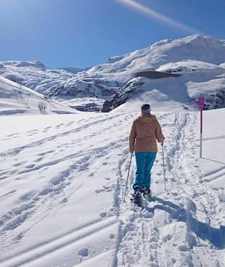 Schneeschuhgänger oberhalb von Tiefenbach