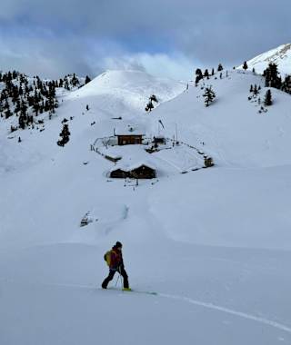 Die Rossalmhütte liegt nicht nur idyllisch, sondern ist auch für eine Einkehr sehr zu empfehlen.