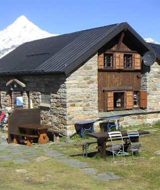 Täschhütte SAC (3.701 m)