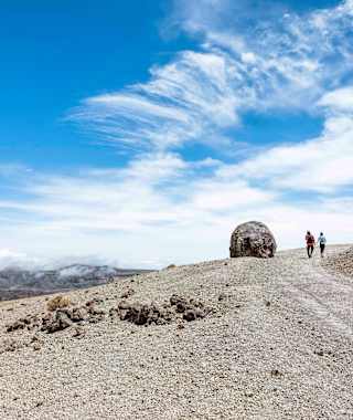 Die sogenannten „Teide-Eier“ säumen den Weg zum Gipfel.