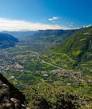 Das Etschtal bei Meran liegt direkt zu unseren Füßen.
