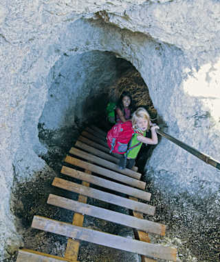 Aufregend: In den steilen Treppen des Thomas-Eder-Steigs.