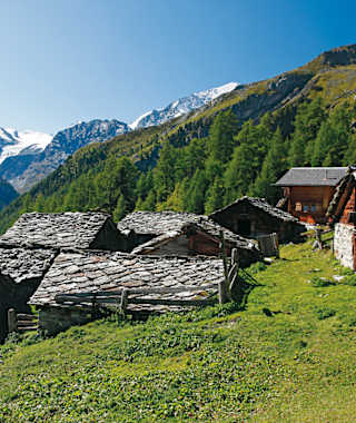 Welch ein Idyll: Louché mit den Eisriesen im Hintergrund.