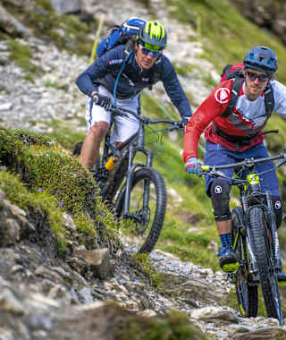 Immer wieder lässige Trails, die fahrtechnisches Können voraussetzen.