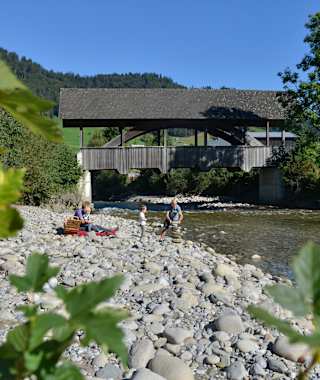 Idyllische Flusslandschaften am Emmenuferweg