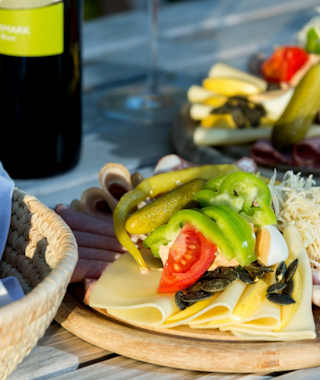 Auch die Kulinark kommt beim WEINwandern an der Südsteirischen Weinstraße nicht zu kurz.