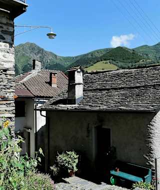 Weg der Mühen der Frauen von Indemini