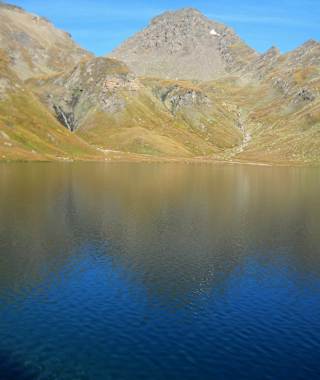 Der Wilde See mit dem Gipfel der Wilden Kreuzspitze