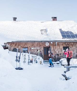 Die eingeschneite Zellerhütte