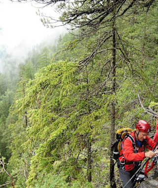 Einige Klettersteig-Passagen sind zu meistern. 