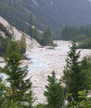 Abstieg durchs langgezogene Karwendeltal