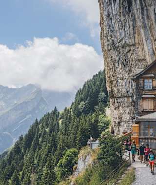 Das Aescher Wildkirchli ist eine der beliebtesten Destinationen in den Alpen.