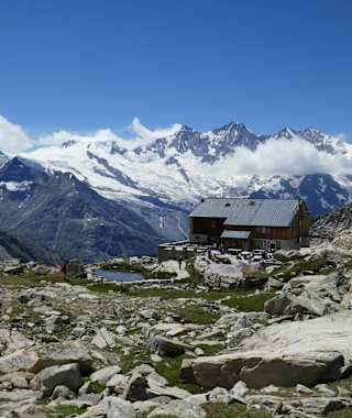 Die Almagellerhütte im Wallis
