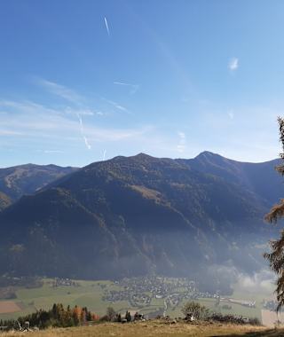Am Weg zur Radlberger Alm - Blick nach Lind im Drautal