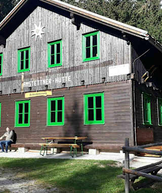 Die Amstettner Hütte - beliebtes Ziel von Jung und Alt.
