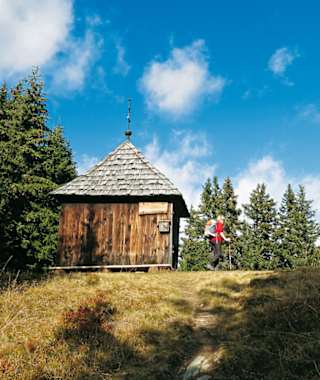 344 Jahre lang stand hier ein Wetterkreuz – 1976 wurde die Stolzalpenkapelle geweiht.