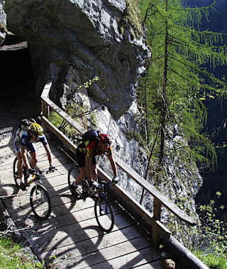 Mountainbiken hoch über dem Achensee