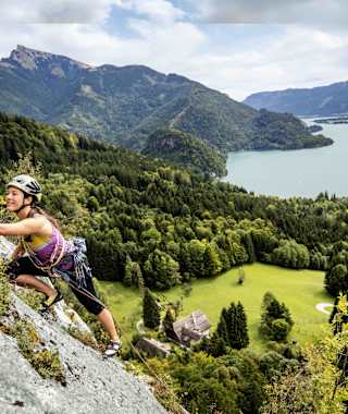 Klettern am Plombergstein mit Aussicht auf den Wolfgangsee