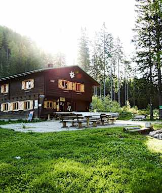 Die Bertahütte im Frühling