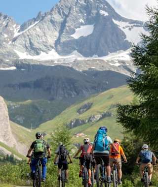 Beim Lucknerhaus genießt man einen tollen Blick auf den Großglockner.