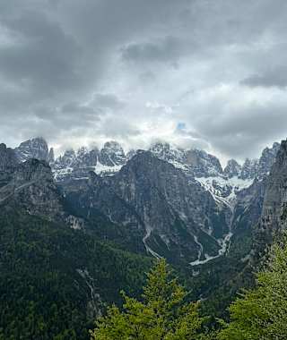 Blick von der Hütte La Montanara in die Brent