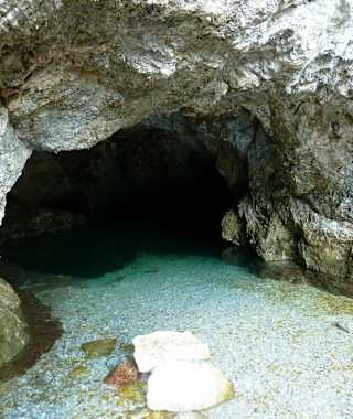Das Birnbachloch am Fuße des Birnhorns ist Naturdenkmal.