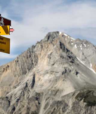 Blick von Süsom Givé zum Piz Daint