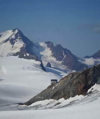 Das Brandenburger Haus Mitten innen Ötztaler Alpen.